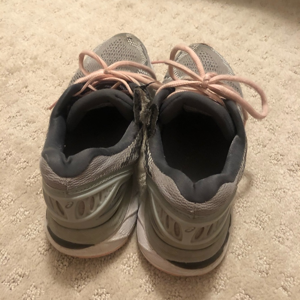 Running shoes - Picture 3 of 3